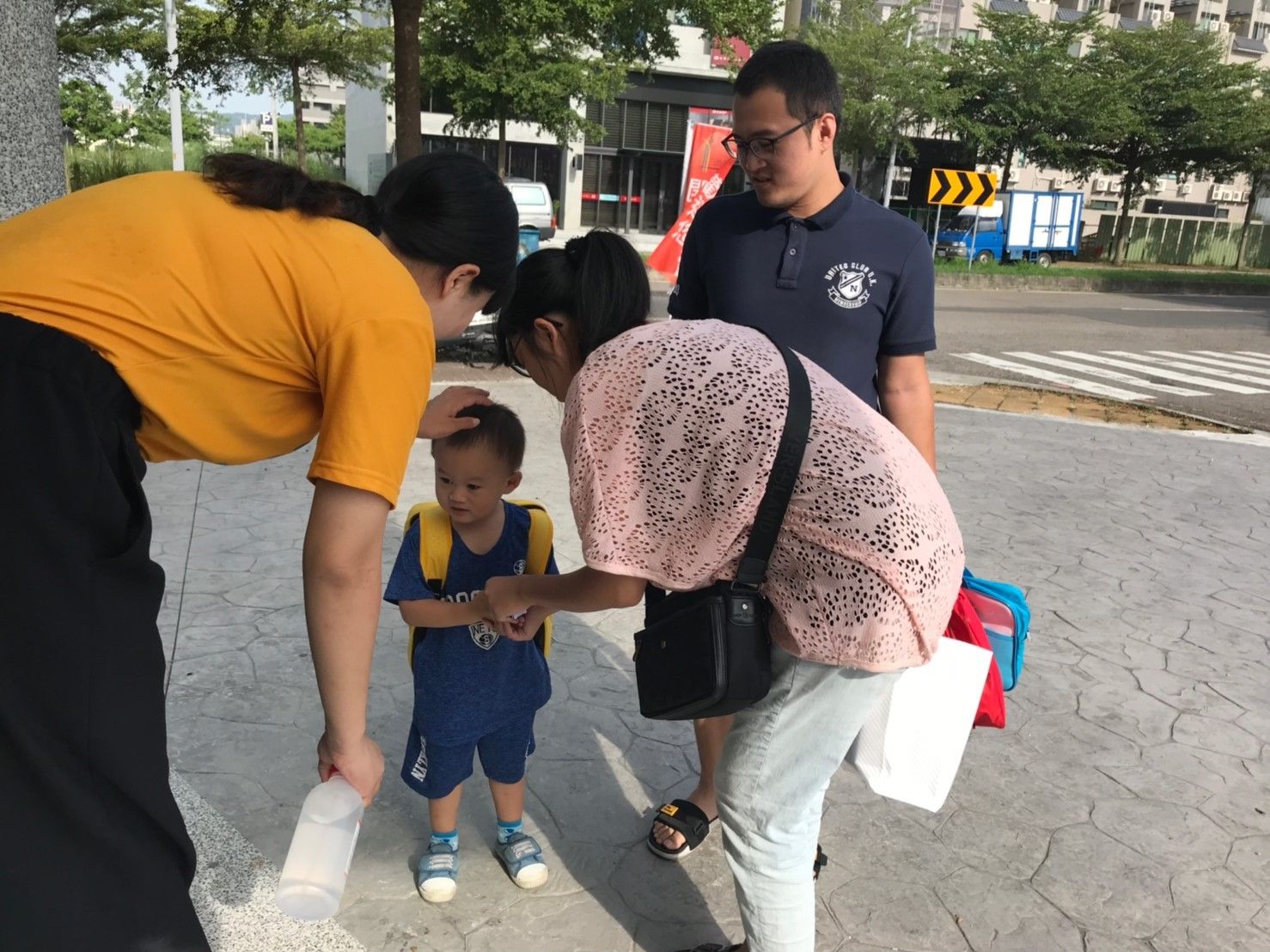 幼兒接送-精彩幼兒園